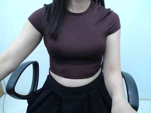 Lady-Young webcam