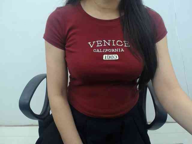 Lady-Young webcam