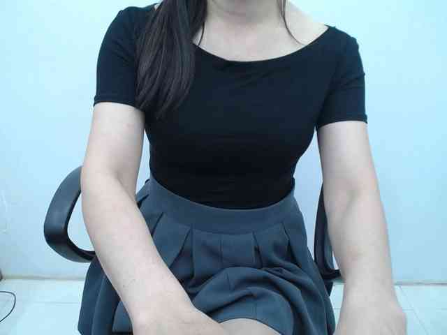 Lady-Young webcam