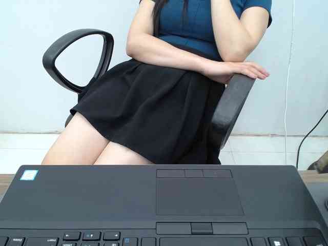 Lady-Young webcam