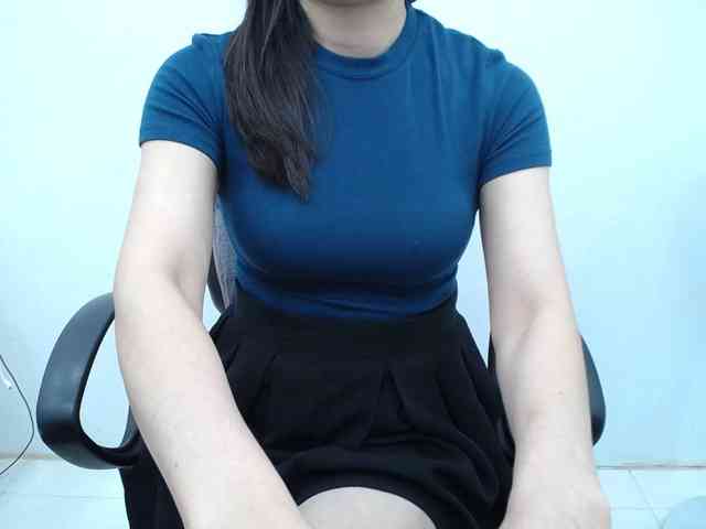 Lady-Young webcam