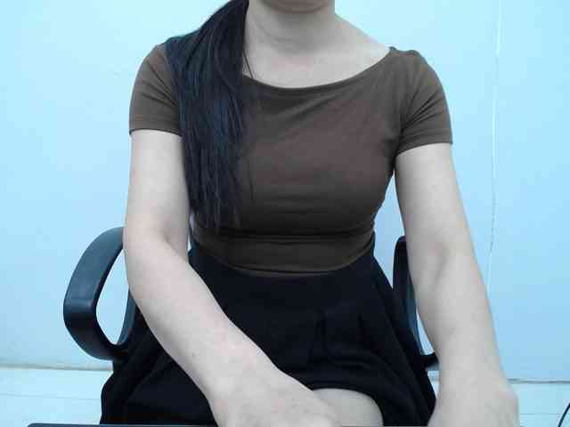 Lady-Young webcam