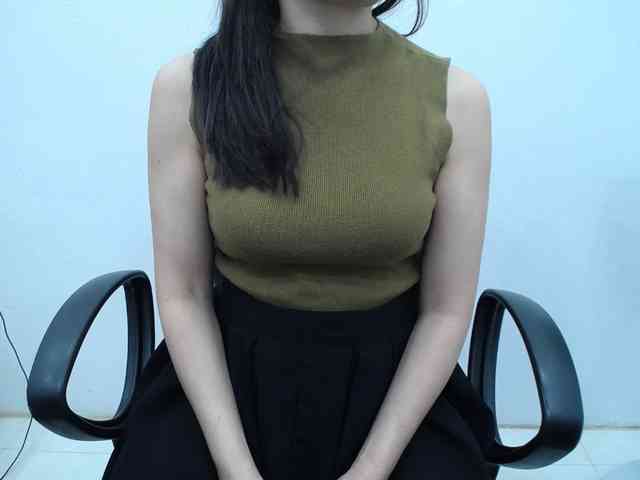 Lady-Young webcam