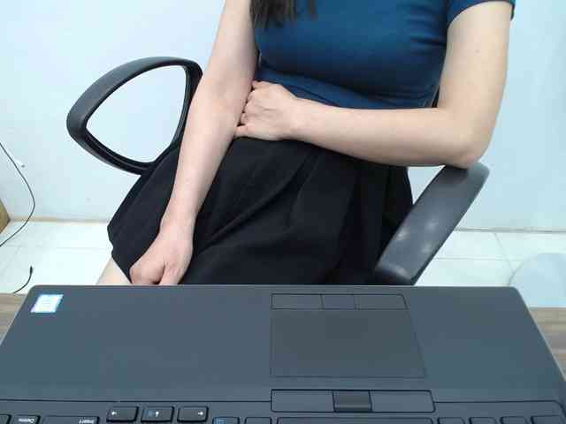 Model: Lady-Young