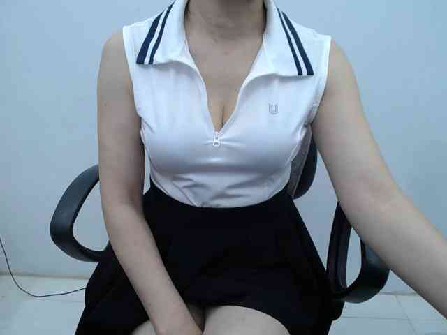 Lady-Young webcam