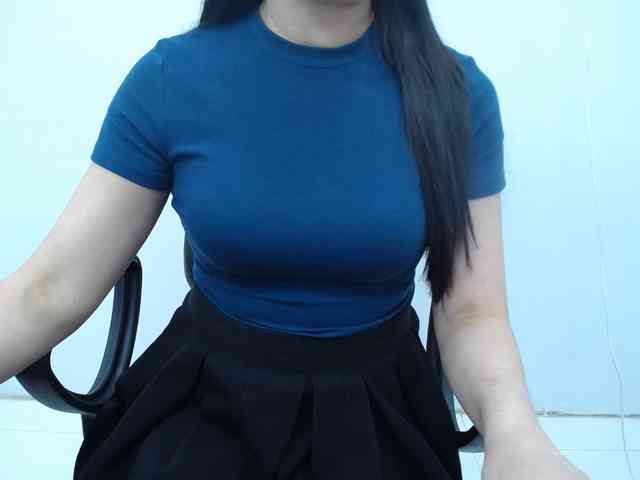 Lady-Young webcam