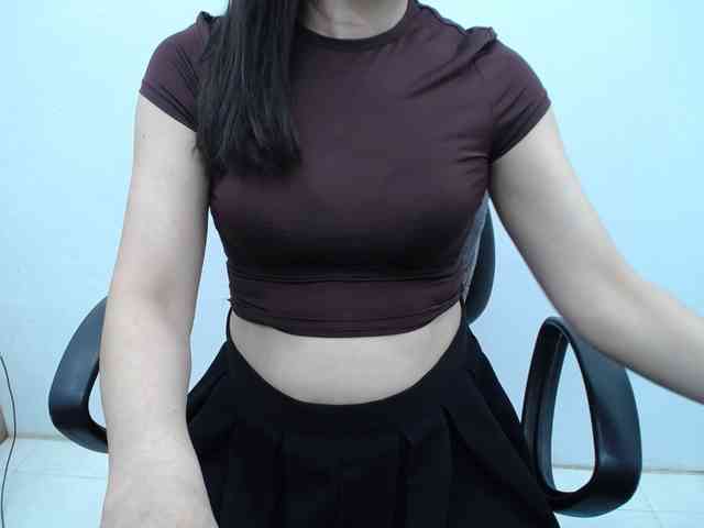 Lady-Young webcam