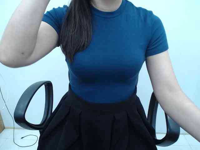 Lady-Young webcam