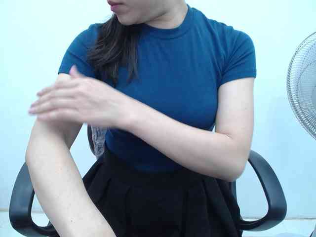 Lady-Young webcam