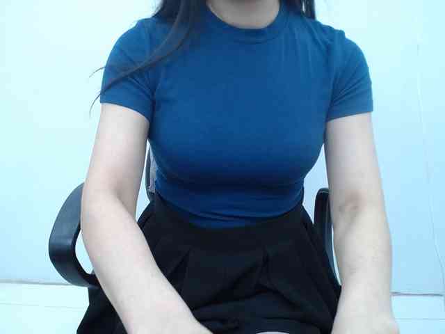 Lady-Young webcam