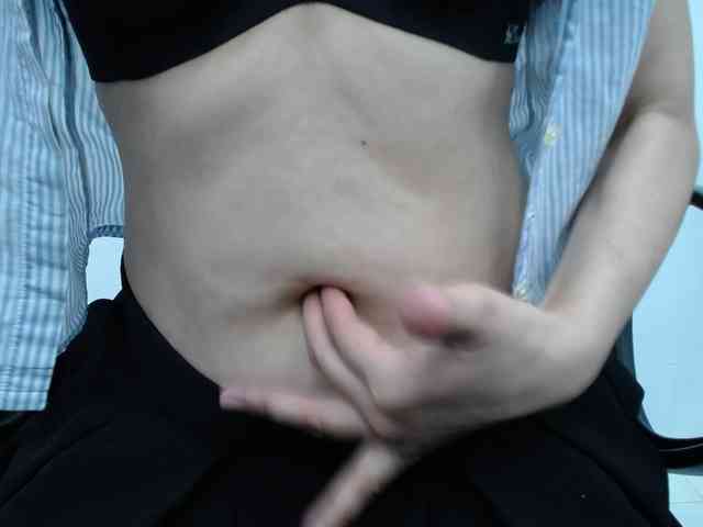 Lady-Young webcam