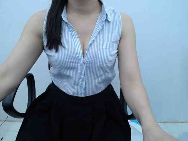 Lady-Young webcam