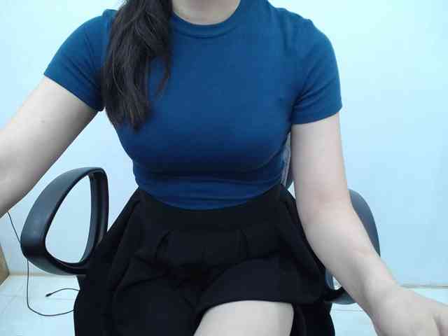 Lady-Young webcam