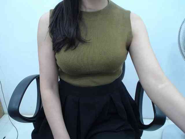 Lady-Young webcam