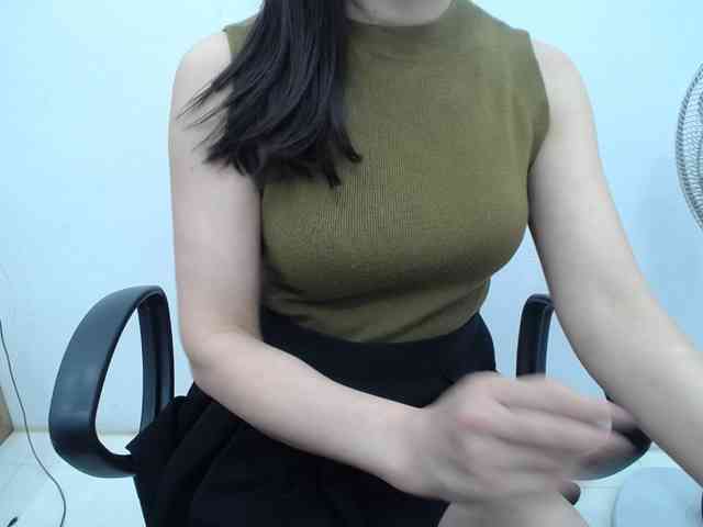 Lady-Young webcam