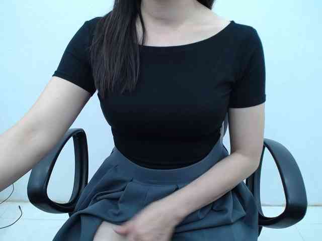 Lady-Young webcam