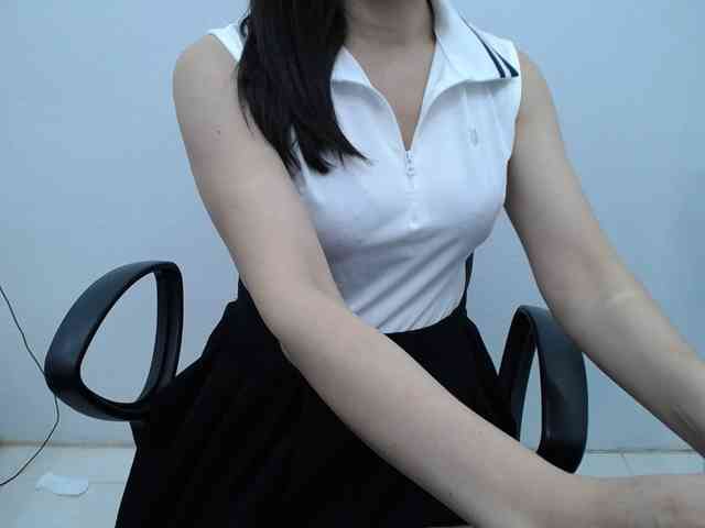 Lady-Young webcam