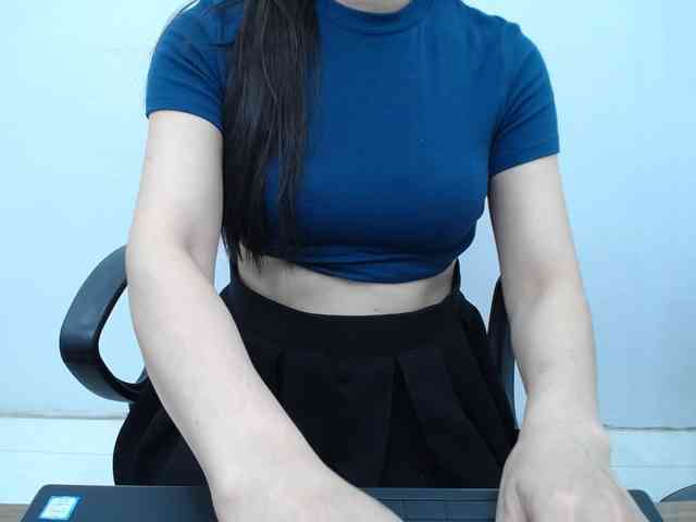 Lady-Young webcam