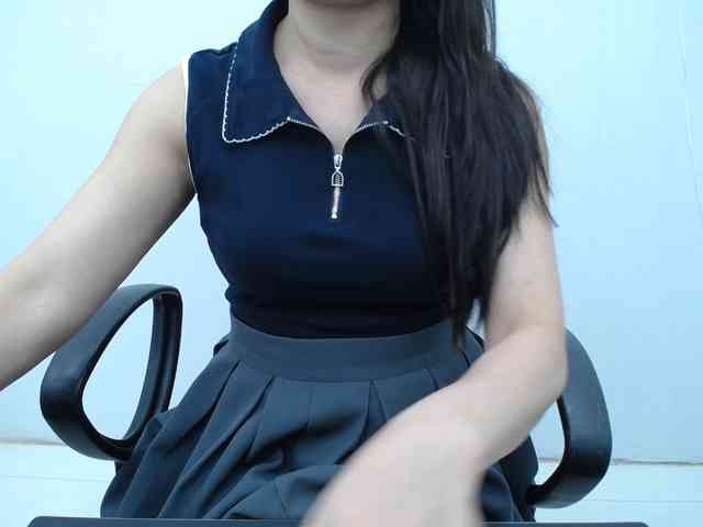 Lady-Young webcam