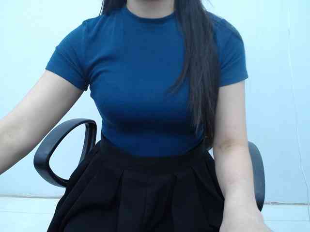 Lady-Young webcam