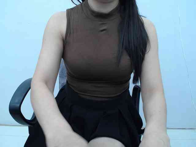 Lady-Young webcam