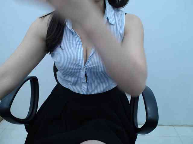 Lady-Young webcam