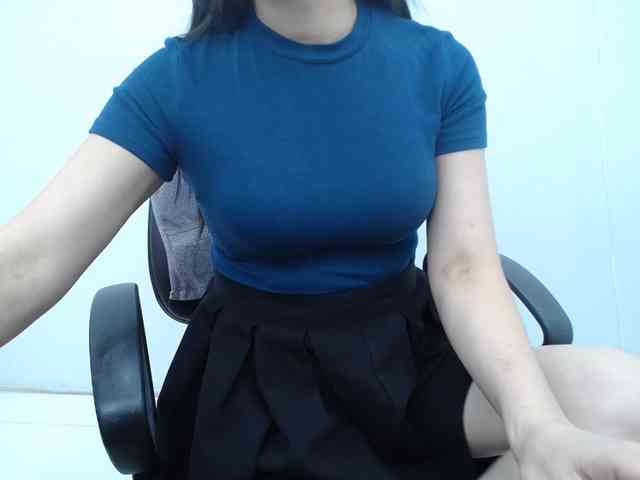 Lady-Young webcam