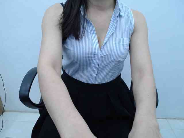 Lady-Young webcam