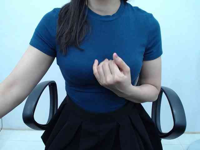 Lady-Young webcam