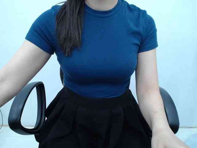 Lady-Young webcam