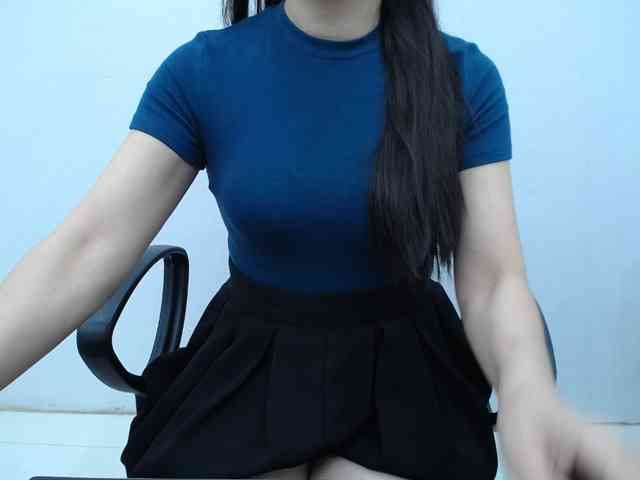 Lady-Young webcam