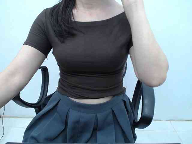 Lady-Young webcam