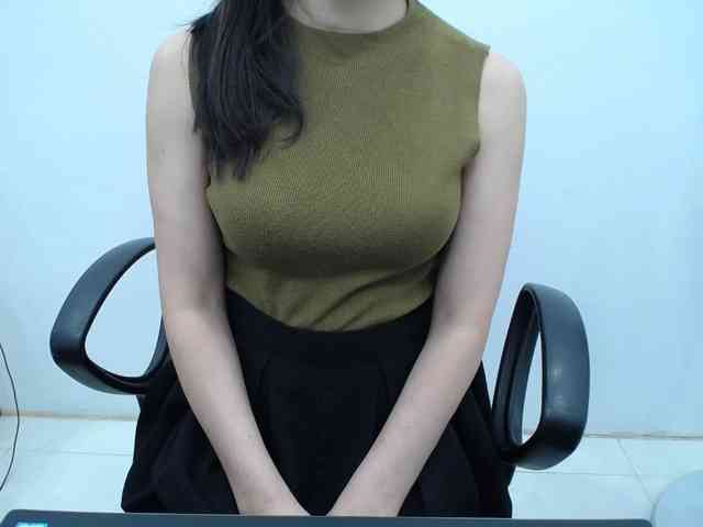 Lady-Young webcam
