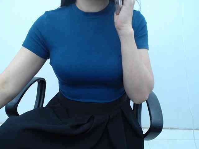 Lady-Young webcam