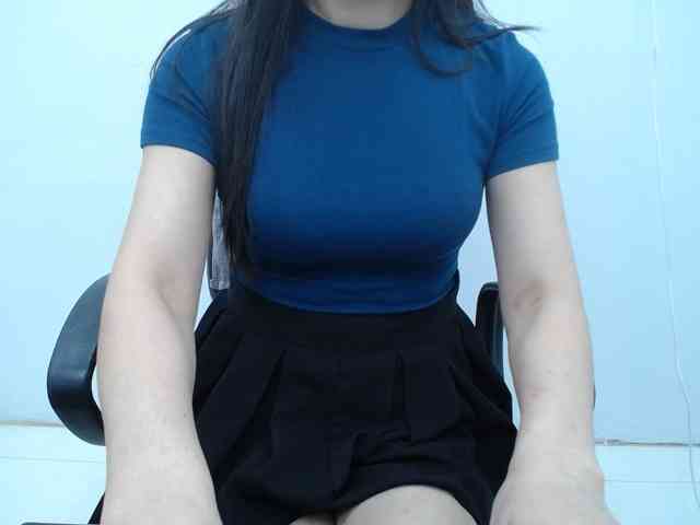 Lady-Young webcam