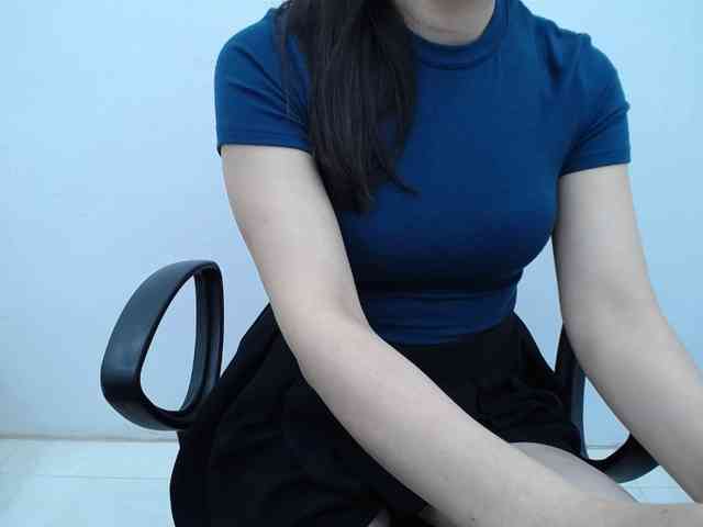 Lady-Young webcam
