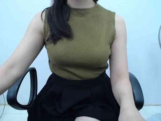 Lady-Young webcam