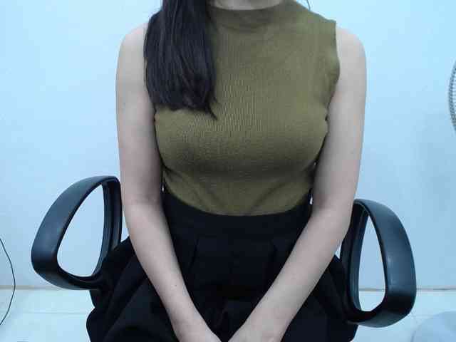 Lady-Young webcam