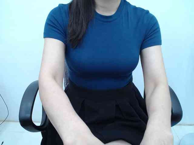 Lady-Young webcam