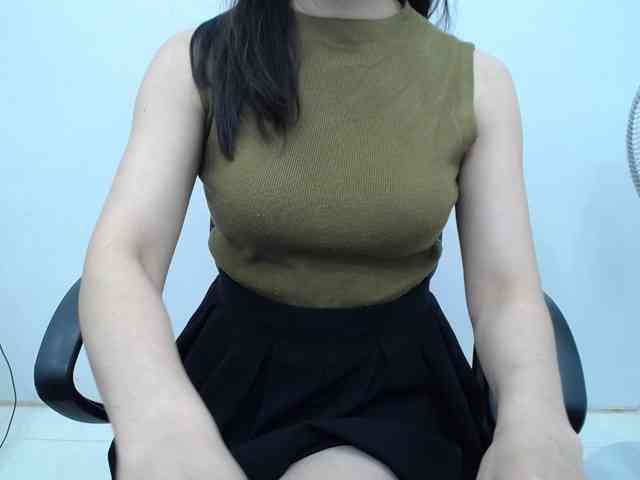 Lady-Young webcam