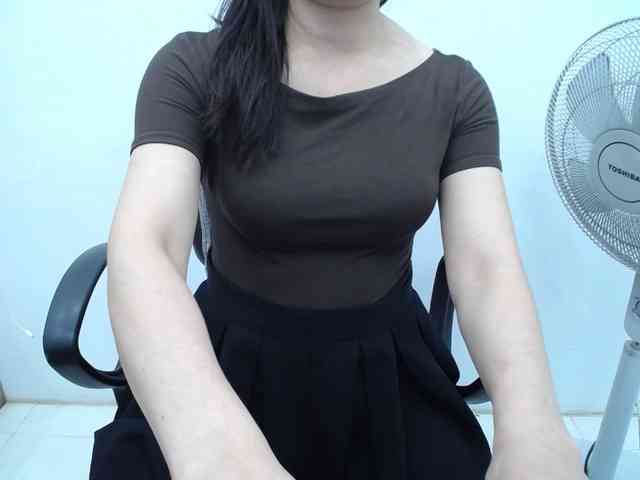 Lady-Young webcam