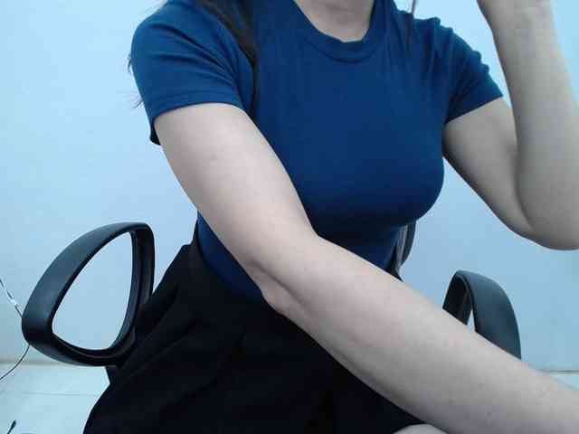 Lady-Young webcam
