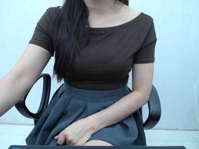 Lady-Young webcam