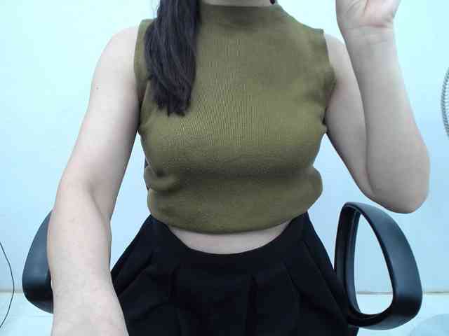 Lady-Young webcam