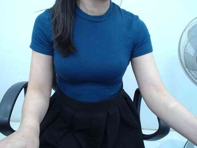 Lady-Young webcam