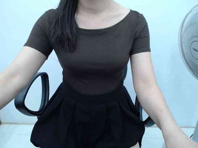 Lady-Young webcam