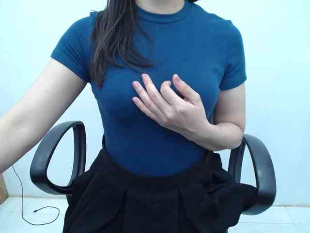 Lady-Young webcam