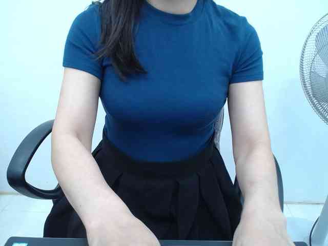 Lady-Young webcam