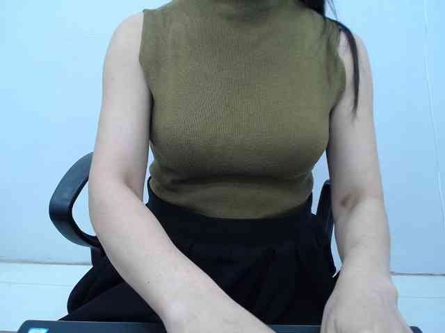 Lady-Young webcam
