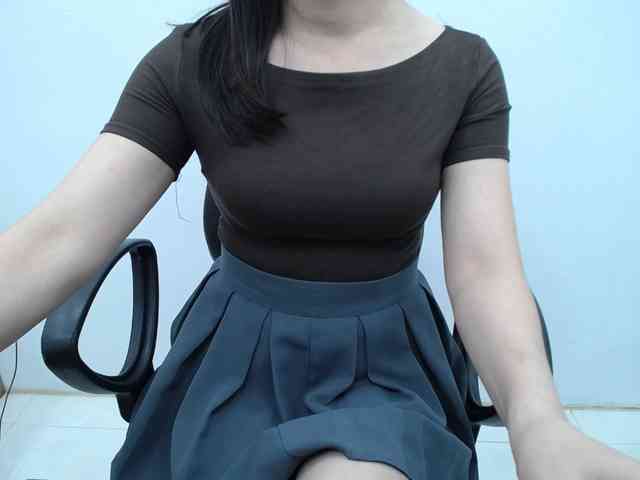 Lady-Young webcam